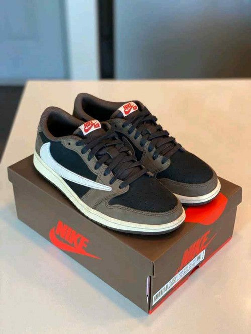 Nik_e Air Jordan Retro 1 Low X Travis Scott Dark Mocha 277