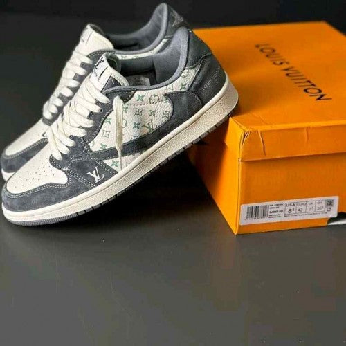 AIR JORDAN 1 LOW TRAVIS SCOTT X LOUISS VUITTONN