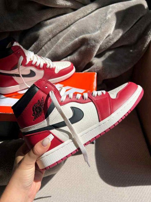 Air Jordan Retro 1 High Lost and Found 152