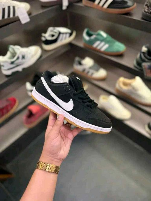 Nikee SB Dunk Low Pro Black Gum