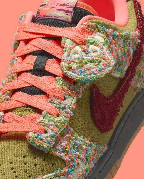 Nikee Dunk LowPanda-Monium Green Curry Multi-Color