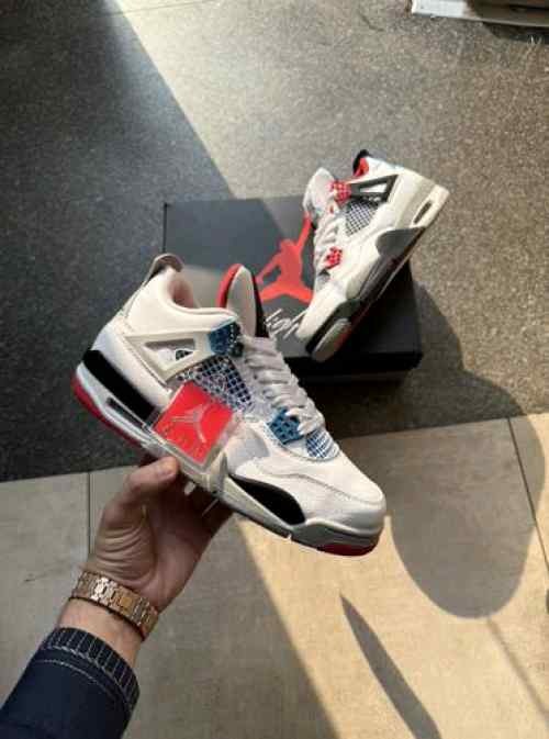 NIKEE AIR JORDAN 4 WHAT THE SEMI UA