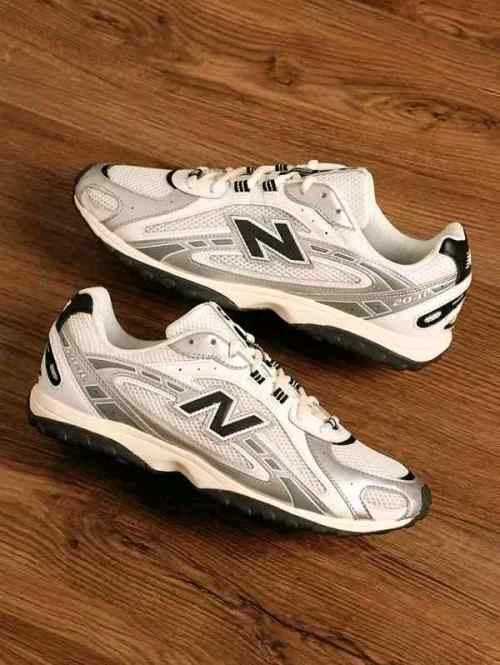 New Balancee 204L Silver Black Metallic