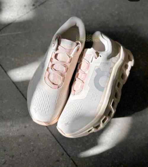 On CLOUDMONSTER WOMEN MOON FAWN