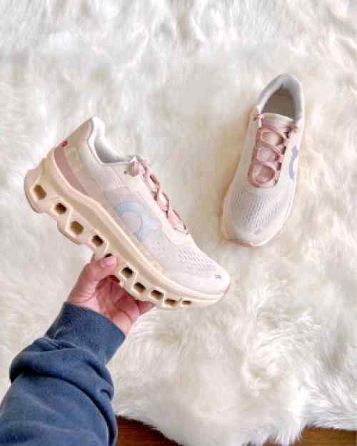 On CLOUDMONSTER WOMEN MOON FAWN