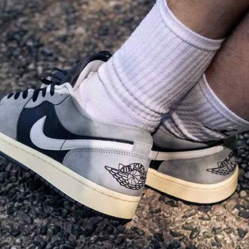Air Jordan 1 Low Light Smoke Grey