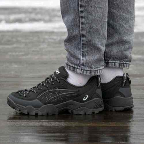 Asicss Gel-Pickax Black
