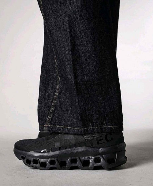 On Cloudmonster All Black