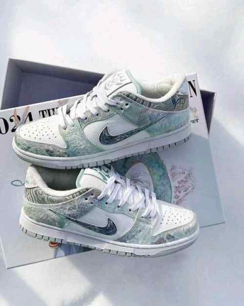 Nikee SB Dunk Low Year Of The Dragon Steam Puppet