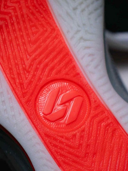 Nikee Air Jordan Luka 77 Bloodline