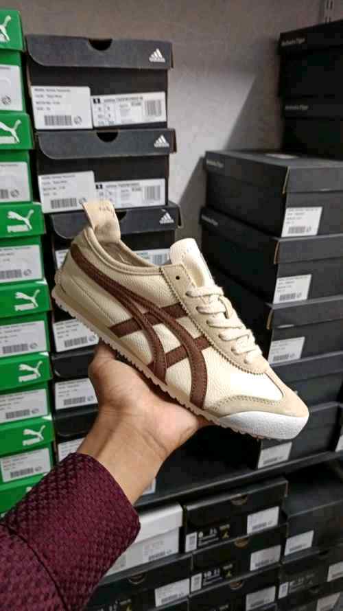 Onitsukaa Tiger mexico 66 beige Brown