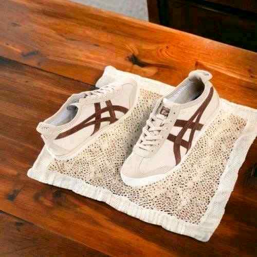 Onitsukaa Tiger mexico 66 beige Brown