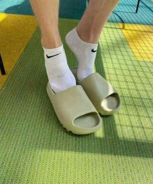 Adidass Yeezy Slide Resin UA Quality