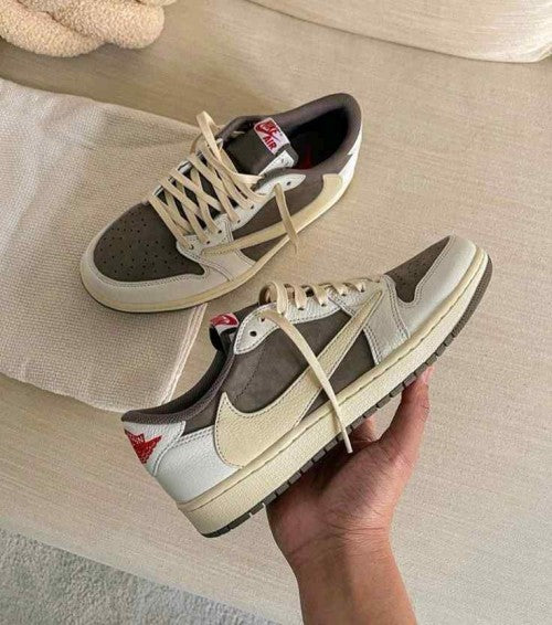 Nik_e Air Jordan Retro 1 Low X Travis Scott Reverse Mocha 276