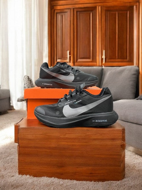Nikee zoom trail shoes