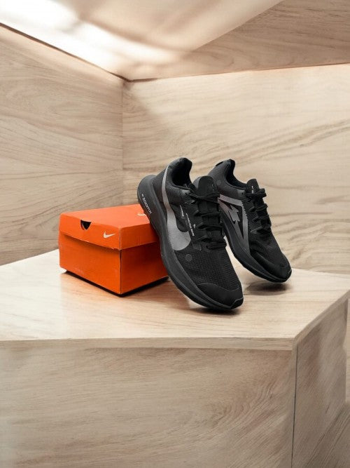 Nikee zoom trail shoes