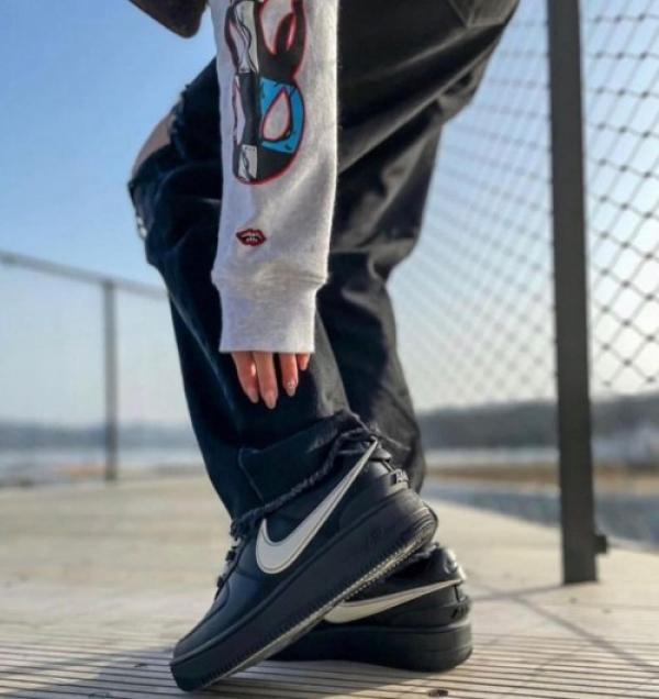 Nik.ee Airforce 1 Low Ambush Black 479