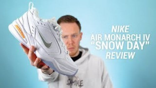 Nikee air monarch iv snow day white total orange metallic silver