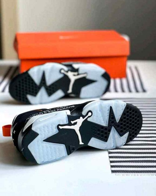 Nikee Retro 6 Jumpman MVP Paris