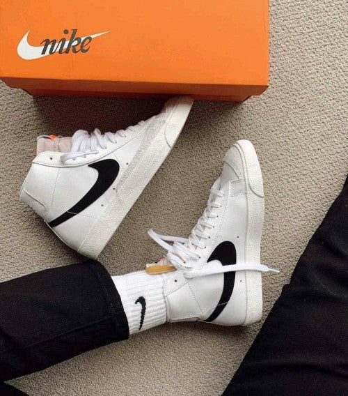 Nikee blazer mid 77 vintage white black