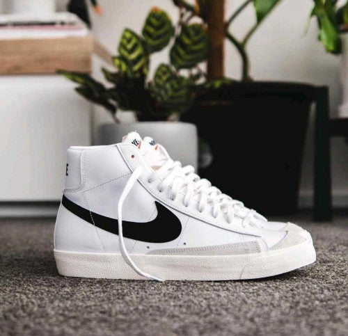 Nikee blazer mid 77 vintage white black
