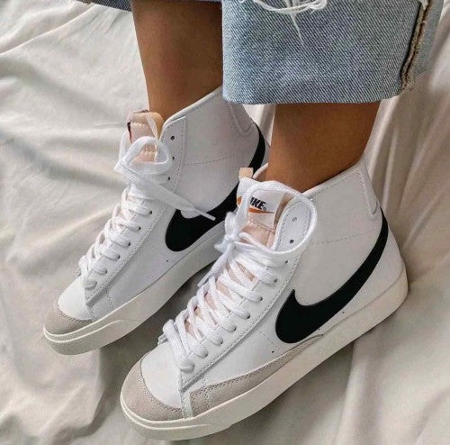 Nikee blazer mid 77 vintage white black