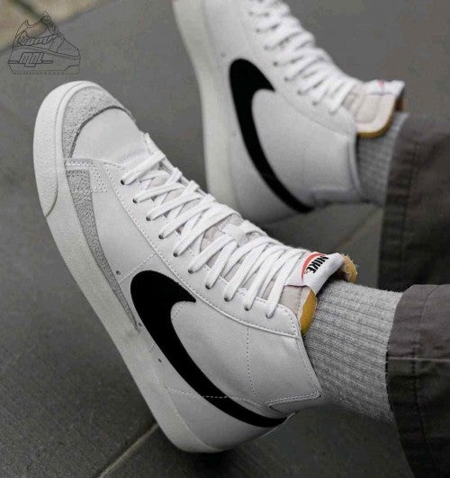 Nikee blazer mid 77 vintage white black
